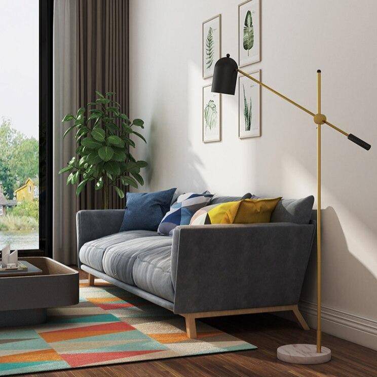 Lampadaire design LED doré avec abat-jour noir et socle en marbre - vue 4 sur 7