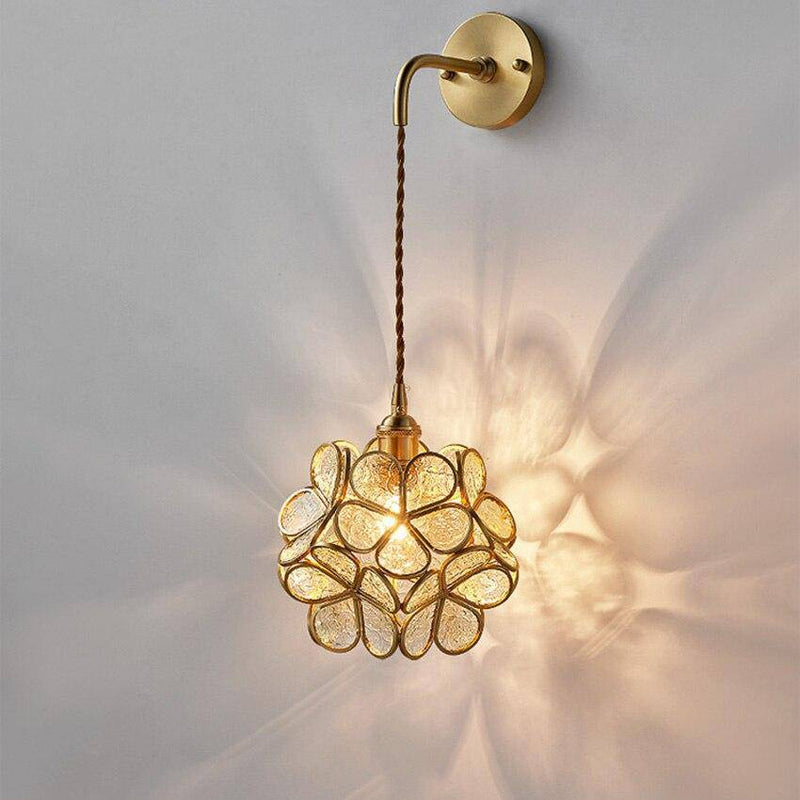 Applique murale design LED avec plusieurs trèfles en verre et métal