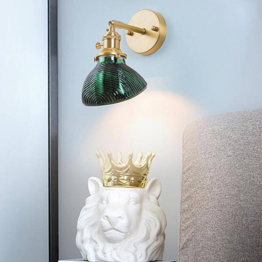 Applique murale design LED dorée avec bras rétro et abat-jour en verre émeraude - vue 8 sur 9