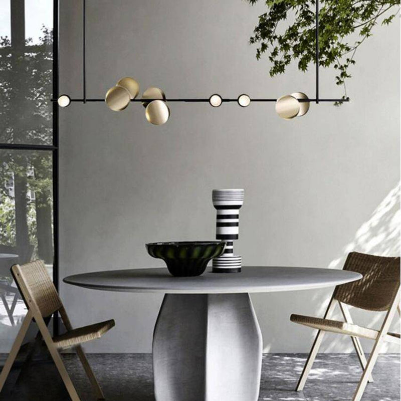Lustre et suspension design art déco noir et doré avec lampes LED