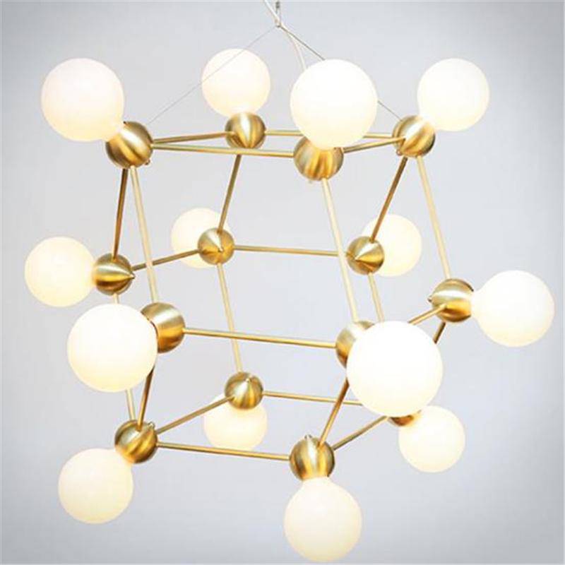 Lustre design géométrique avec plusieurs bras dorés et boules Molecule - vue 8 sur 8