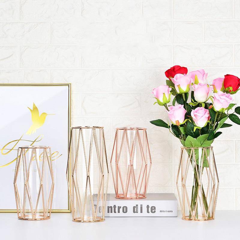 Vase design en métal et verre style Wedding - vue 3 sur 9