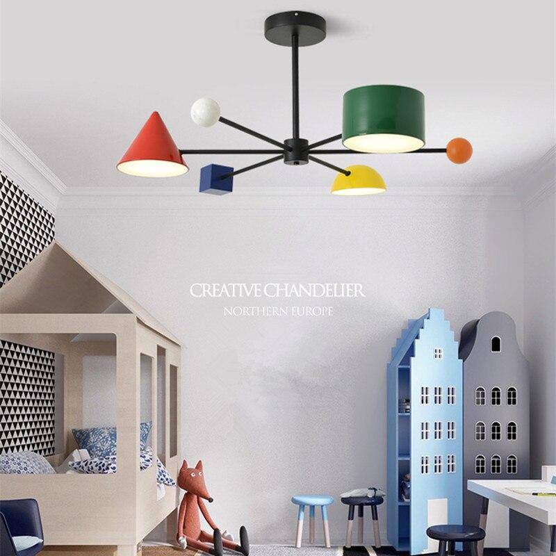 Plafonnier enfant LED avec différentes formes géométriques colorées