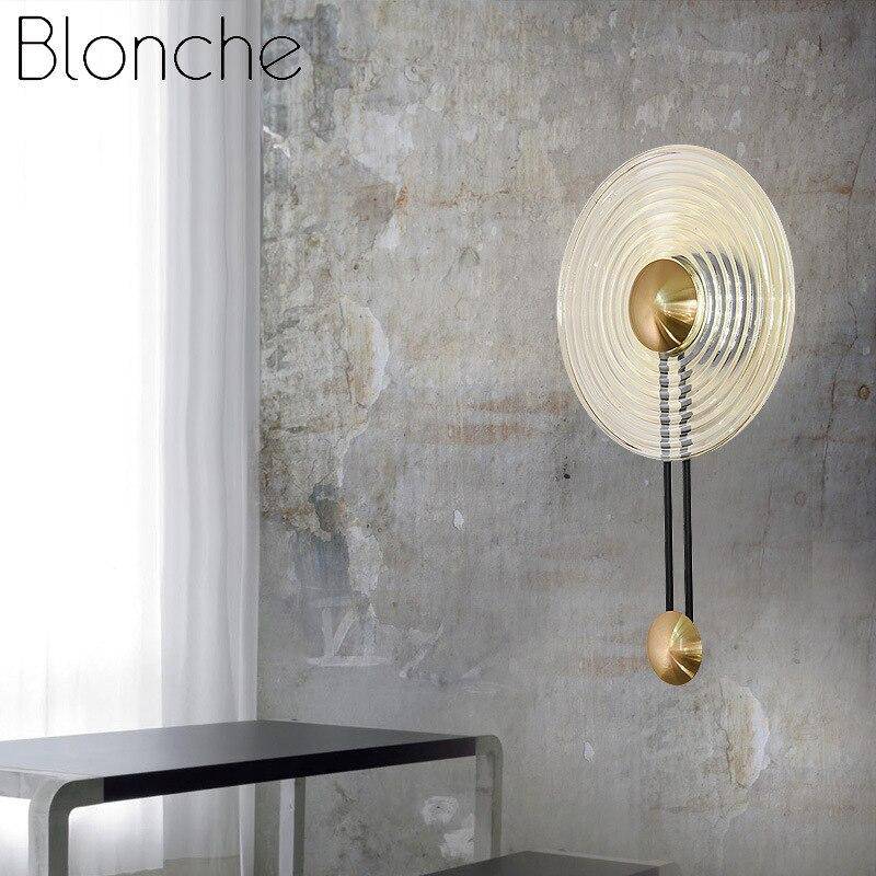Applique murale design LED avec cercle doré et disque en verre Sconce