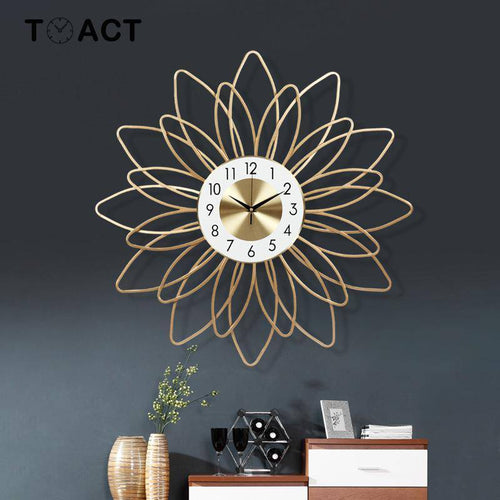 Horloge murale en forme de fleur en métal doré 54cm Extra