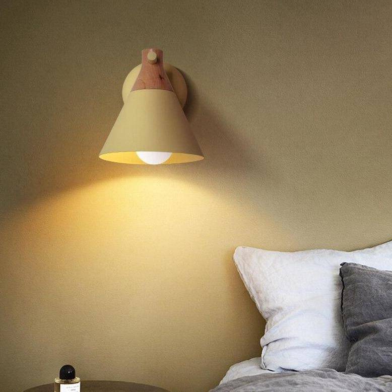 Applique murale moderne à LED en bois avec abat-jour coloré Macaron