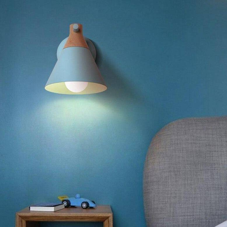 Applique murale moderne à LED en bois avec abat-jour coloré Macaron