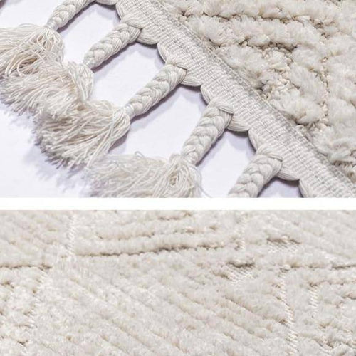 Tapis rectangle berbère blanc à motifs en relief et franges - vue 4 sur 5
