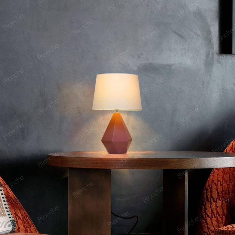Lampe de bureau moderne LED en forme de crystal et abat-jour blanc - vue 5 sur 6