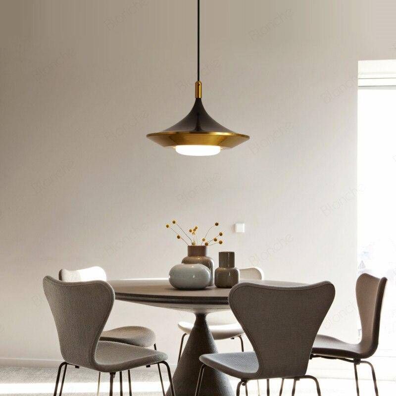 Suspension moderne LED avec abat-jour triangulaire arrondi doré - vue 3 sur 6