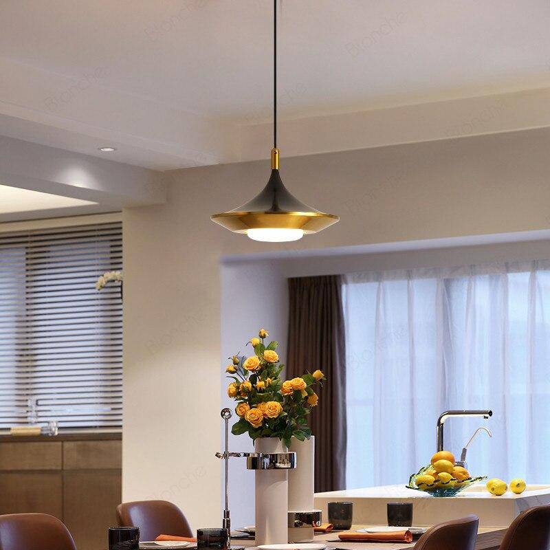 Suspension moderne LED avec abat-jour triangulaire arrondi doré - vue 5 sur 6