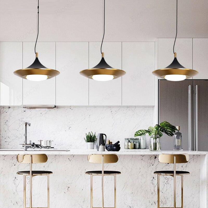 Suspension moderne LED avec abat-jour triangulaire arrondi doré - vue 4 sur 6