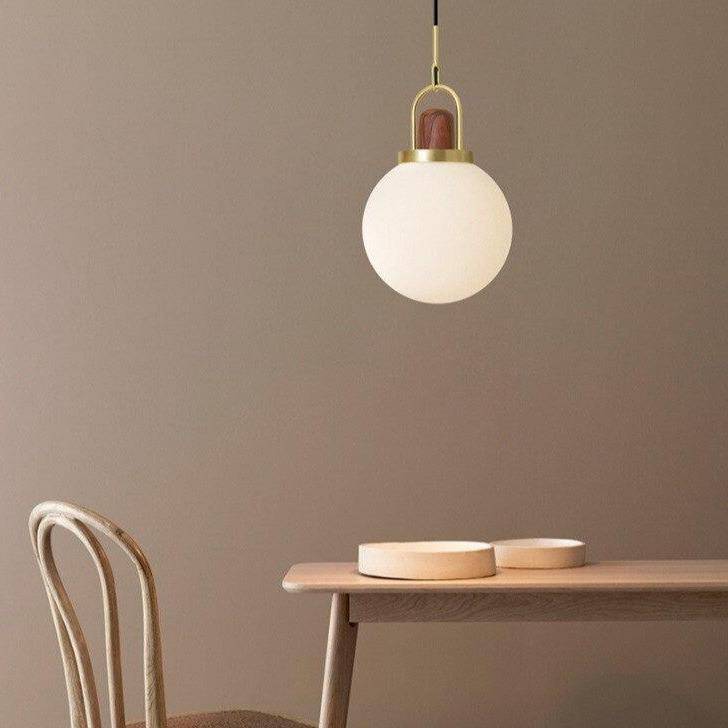 Suspension design LED boule en verre et métal doré style wood - vue 4 sur 5