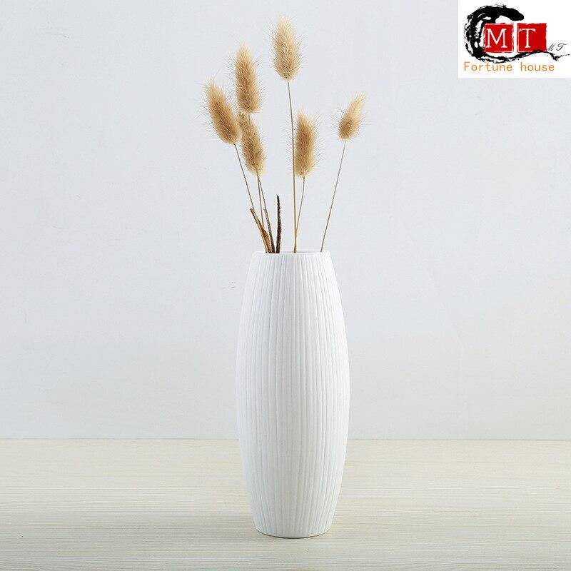 Vase moderne en porcelaine blanc Nordic - vue 6 sur 10