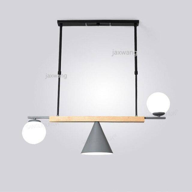 Suspension design à LED avec boules en verre et abat-jour triangle Loft
