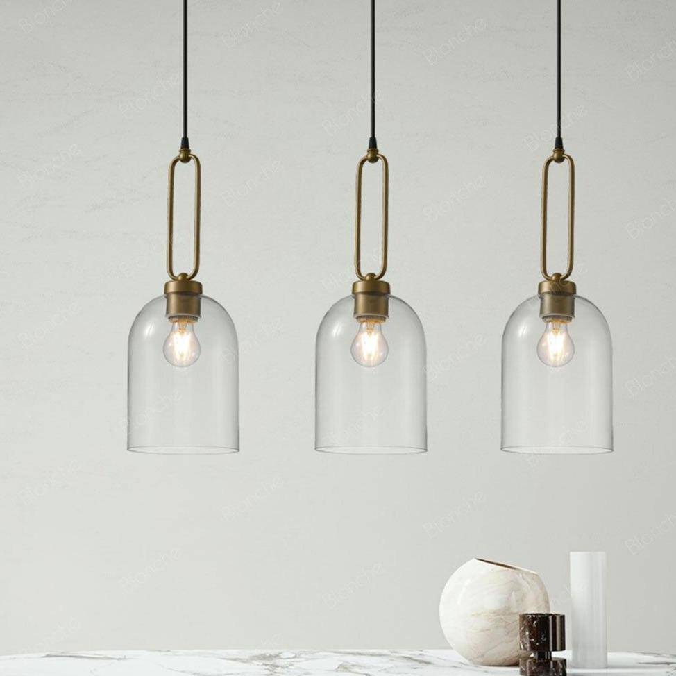 Suspension design LED en verre arrondi et anneau doré - vue 4 sur 7