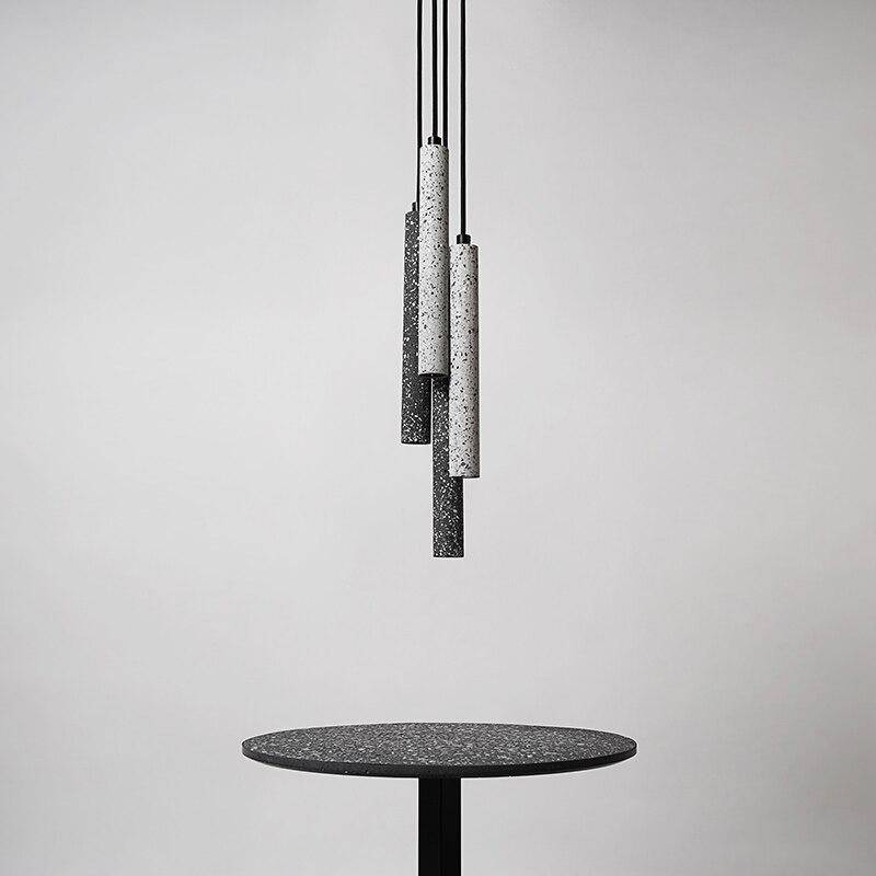 Suspension design à LED cylindrique en ciment style terrazzo - vue 5 sur 5