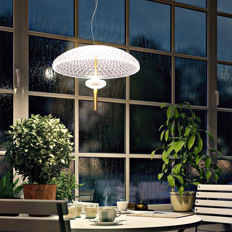 Suspension moderne LED en verre avec abat-jour arrondi et tige dorée - vue 6 sur 7