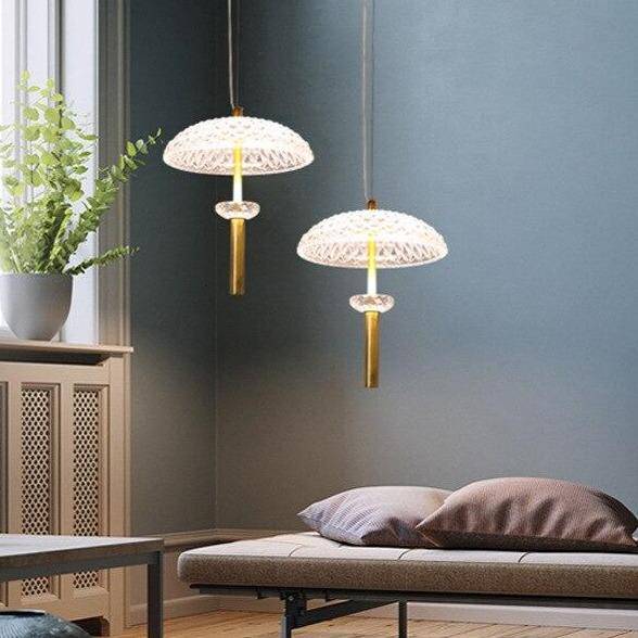 Suspension moderne LED en verre avec abat-jour arrondi et tige dorée - vue 4 sur 7