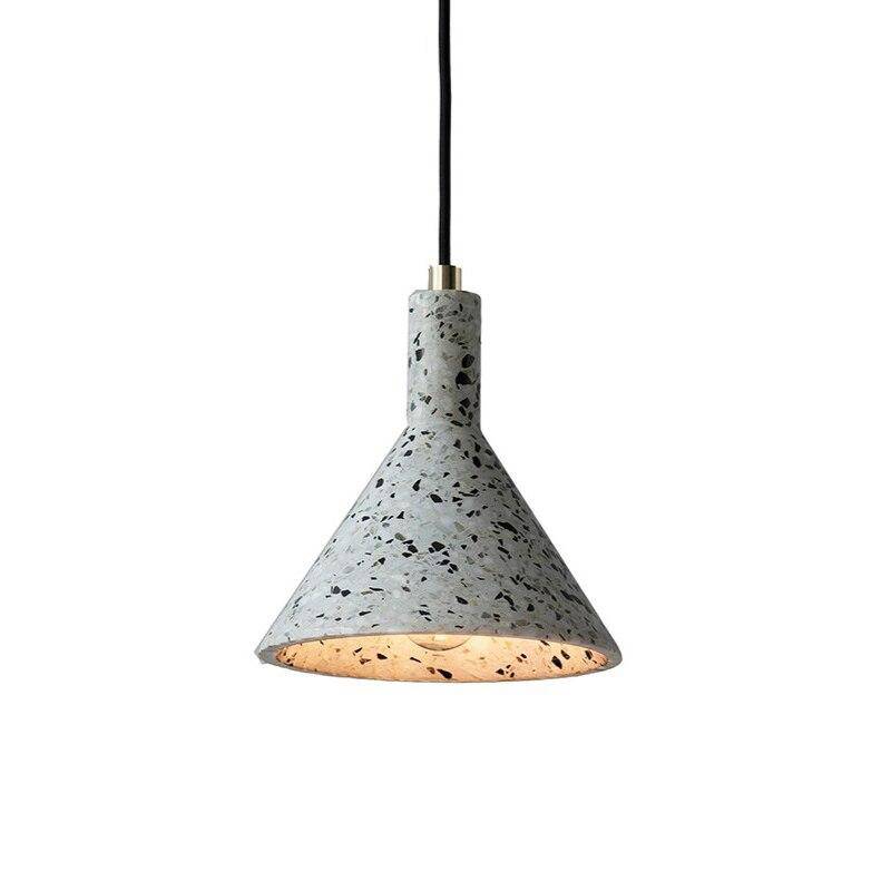 Suspension design LED avec abat-jour triangle en ciment style terrazzo - vue 9 sur 9