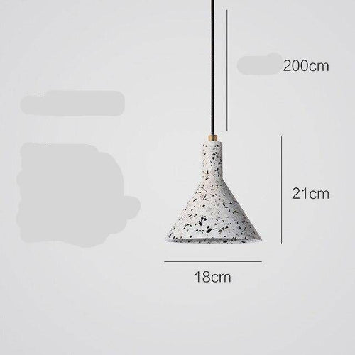 Suspension design LED avec abat-jour triangle en ciment style terrazzo