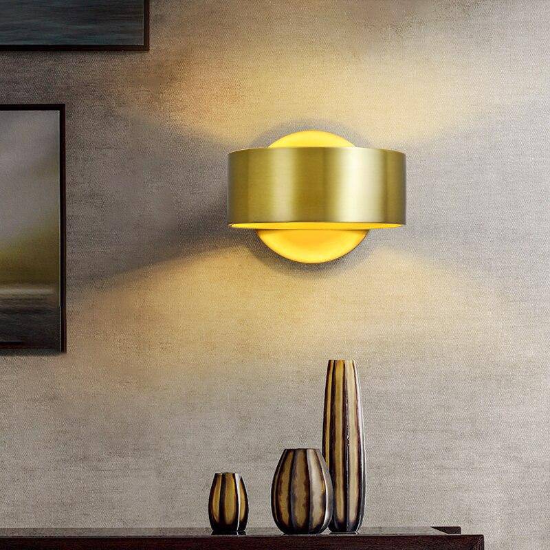 Applique murale dorée LED avec abat-jour arrondie en métal Luxury