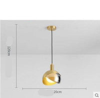 Suspension design à LED avec abat-jour en verre et métal doré