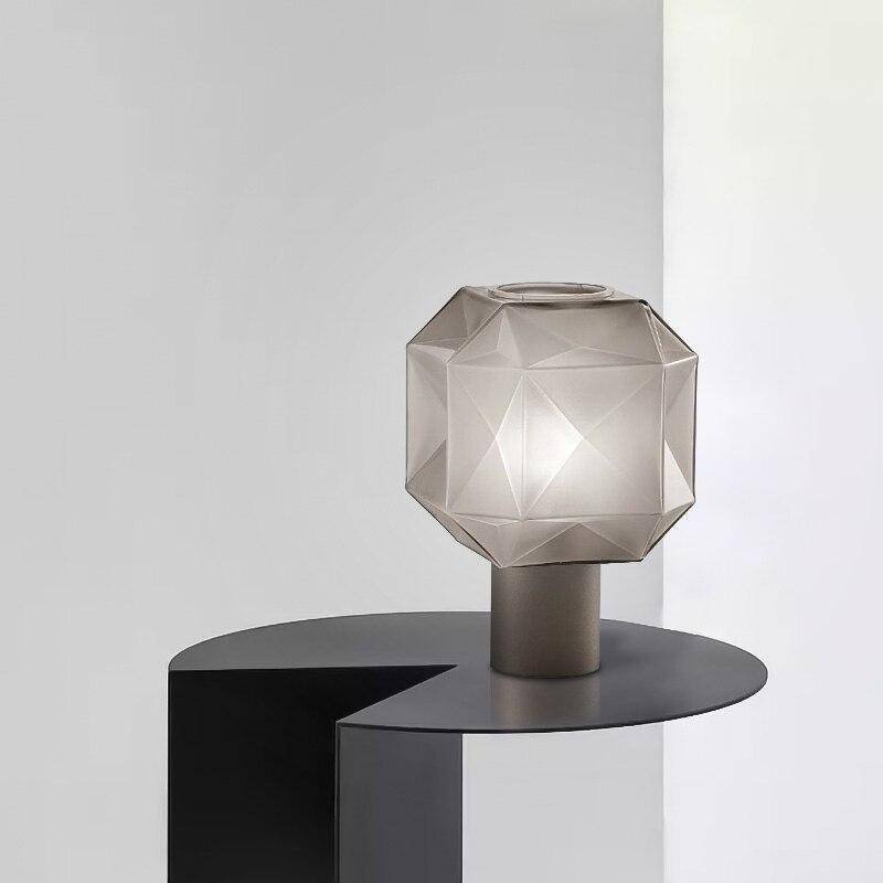 Minimalist geometric LED table lamp - vue 2 sur 7