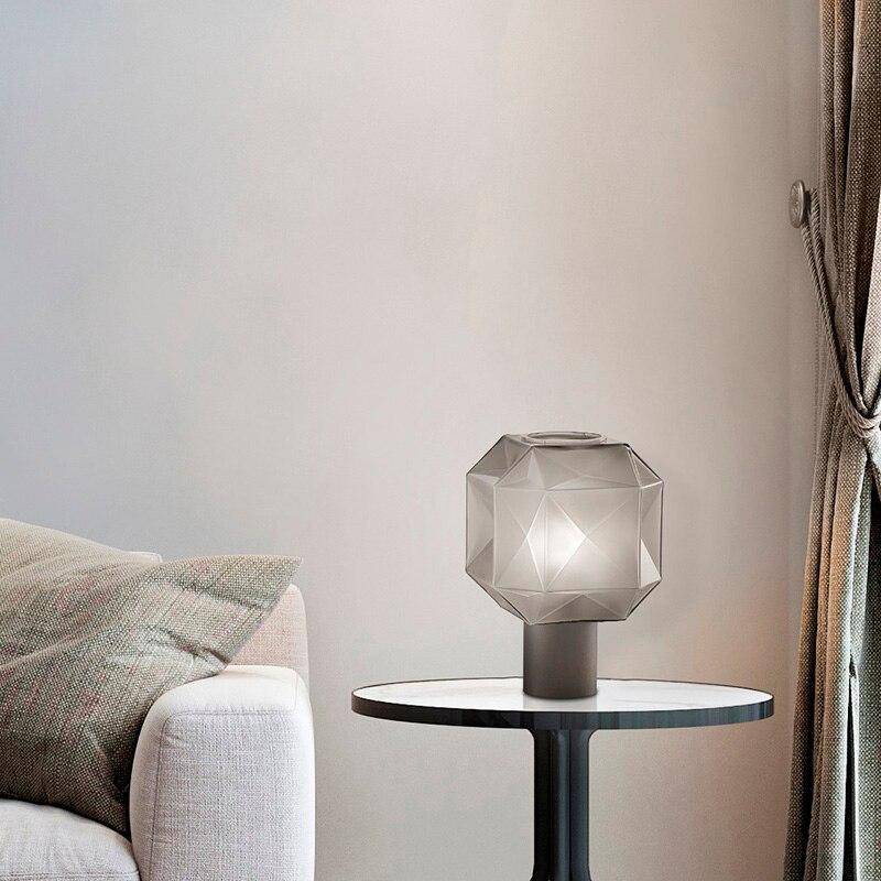 Minimalist geometric LED table lamp - vue 5 sur 7