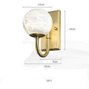 Applique murale design LED avec tige arrondie dorée et boule blanche Luxury