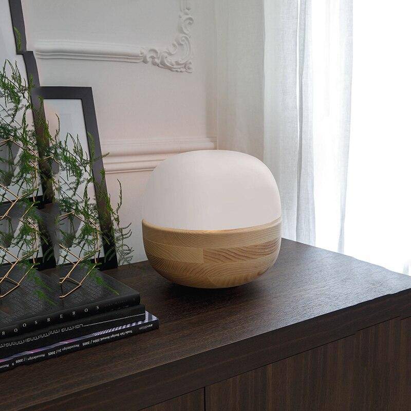 Lampe à poser moderne LED avec base en bois et socle en verre arrondie - vue 3 sur 4