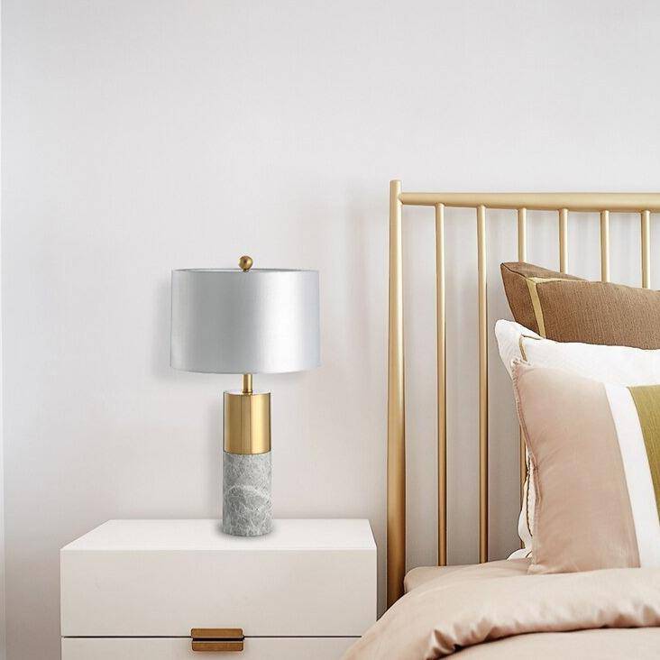 Lampe à poser design dorée LED en marbre et abat-jour gris - vue 3 sur 10
