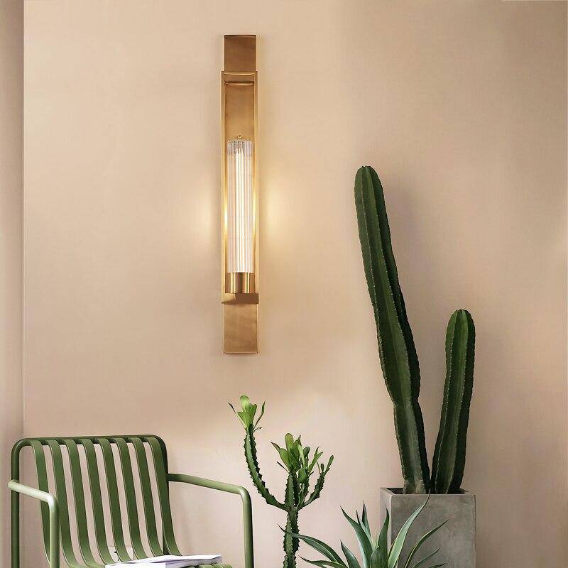Applique murale design LED avec cage rectangle dorée