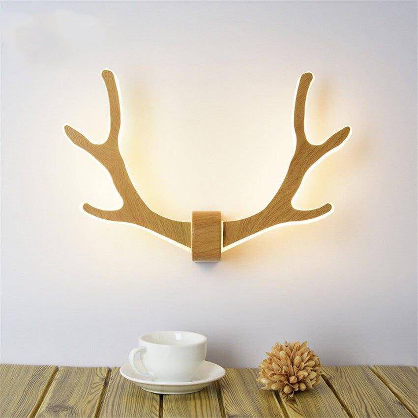 Applique design LED en bois à forme de cornes de cerf - vue 2 sur 6