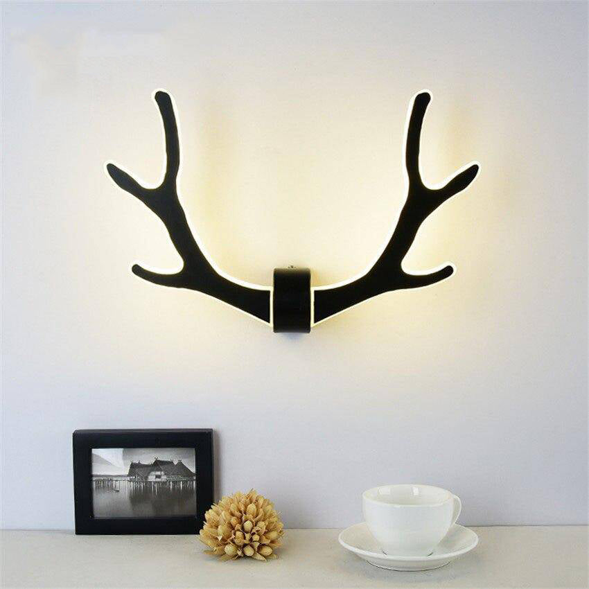 Applique design LED en bois à forme de cornes de cerf - vue 3 sur 6