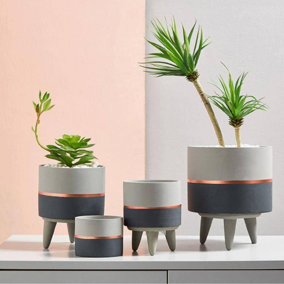 Cache-pot sur pied bas design effet ciment Ultra - vue 2 sur 12