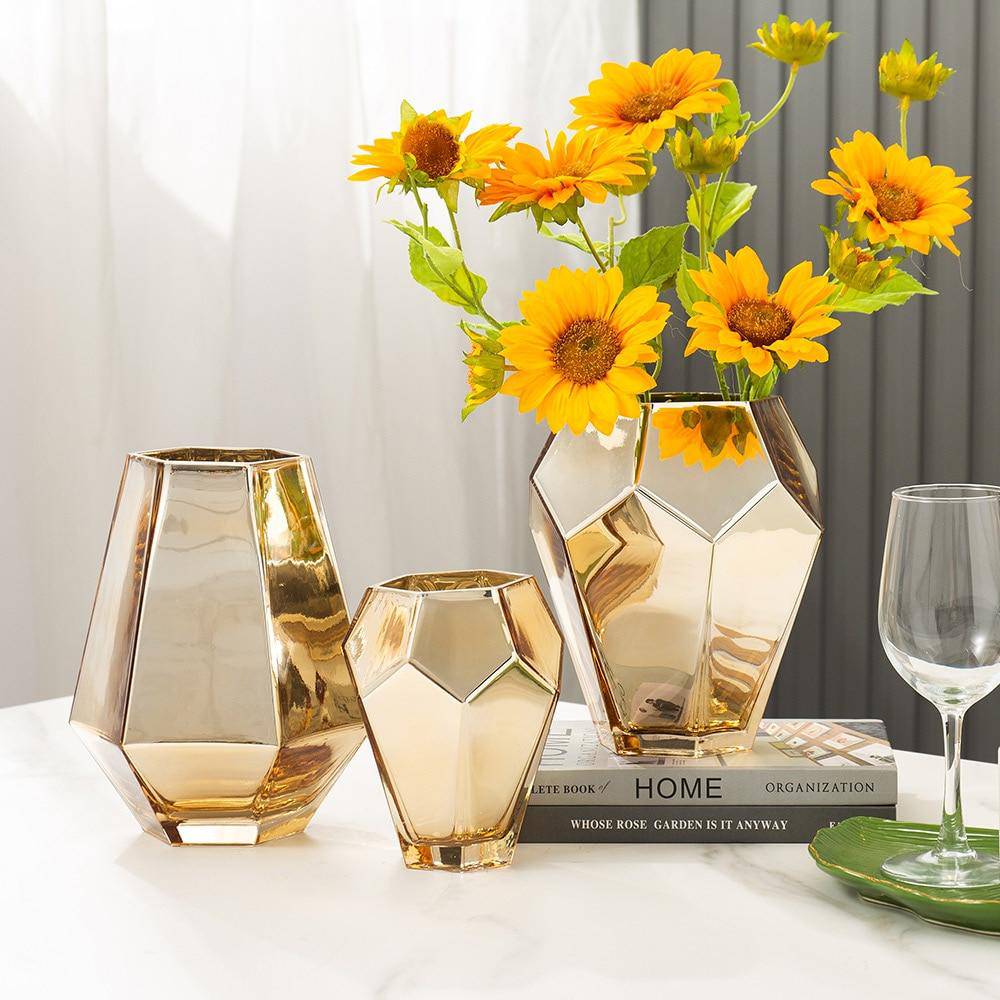 Vase design doré aux formes géométriques Luxury - vue 5 sur 11