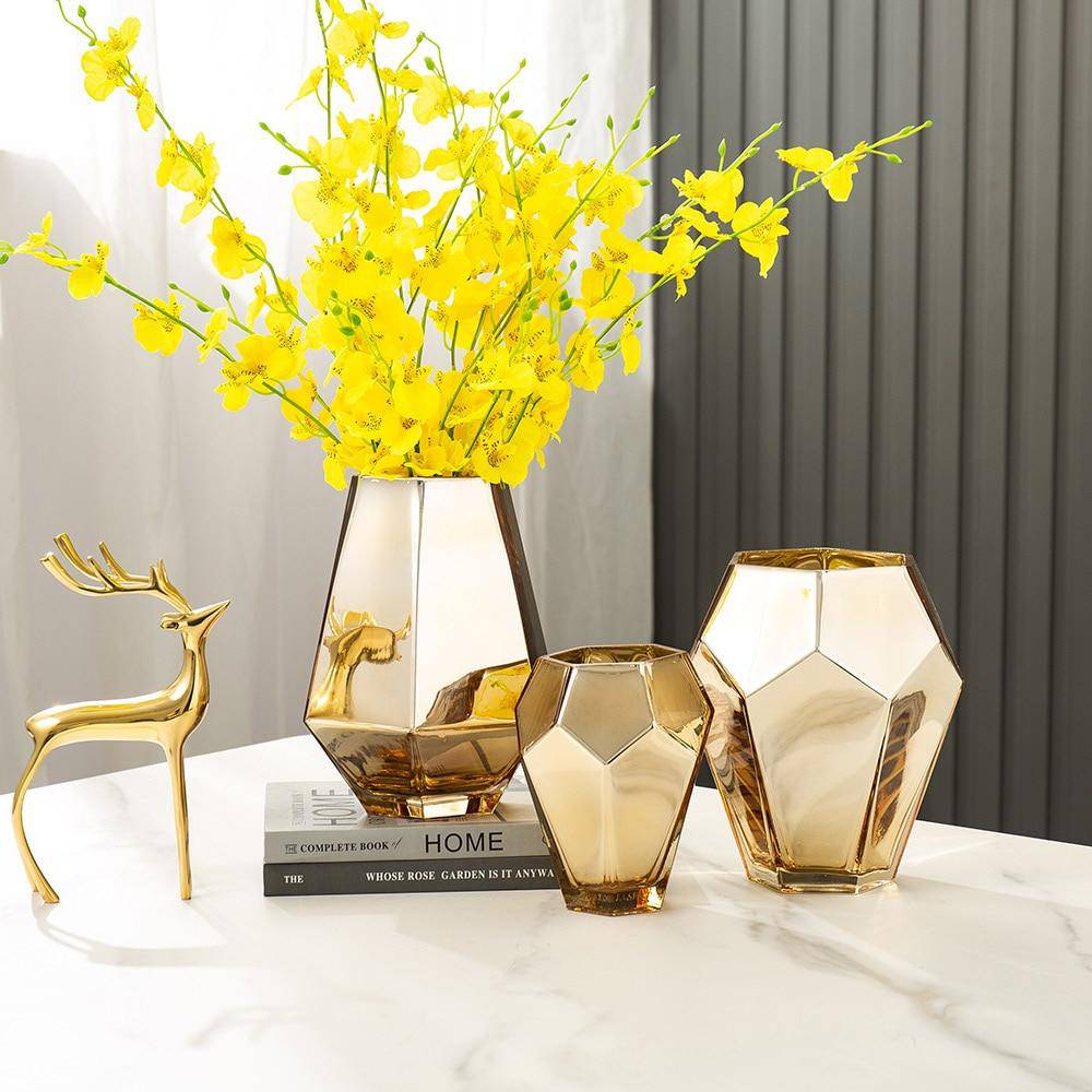 Vase design doré aux formes géométriques Luxury - vue 6 sur 11