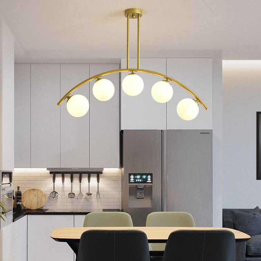 Lustre design LED avec bras arrondi doré et boules en verre Luxury - vue 3 sur 7