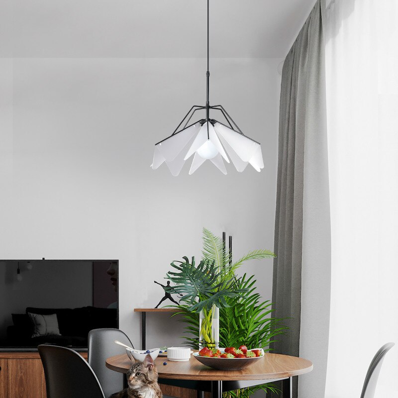 Suspension moderne LED abat-jour avec pétales triangulaires Andrea