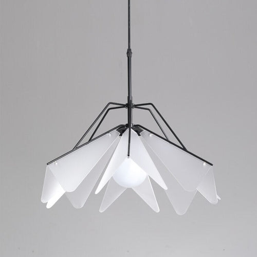 Suspension moderne LED abat-jour avec pétales triangulaires Andrea