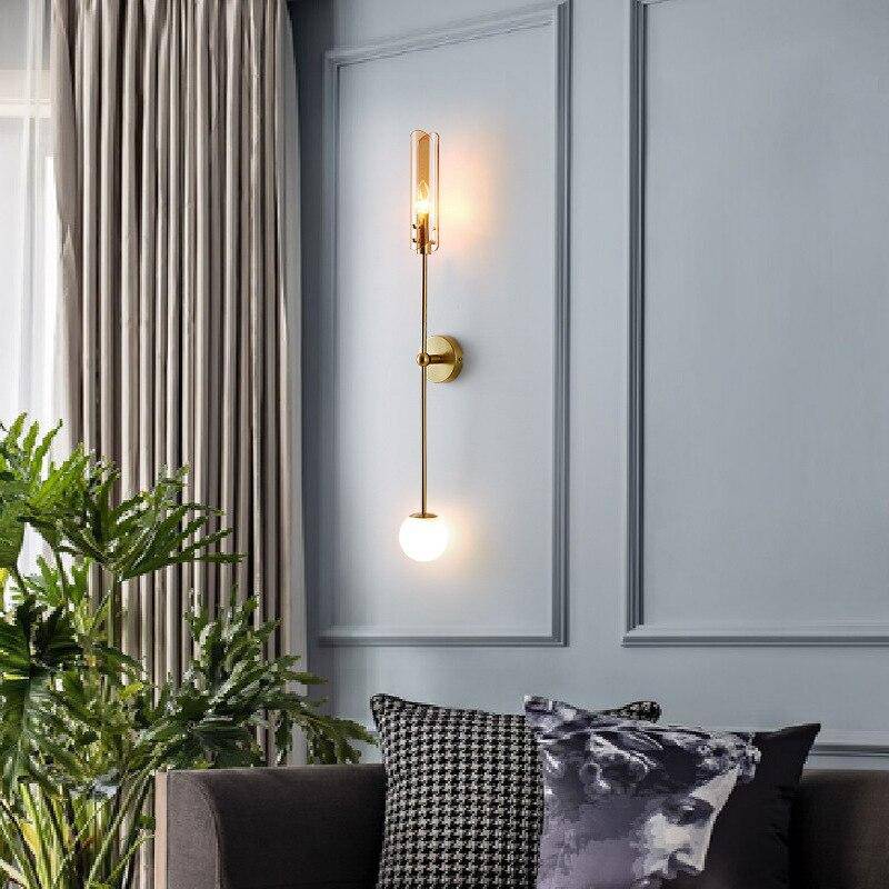 Applique murale design à LED dorée avec tige doré et verre Nordic