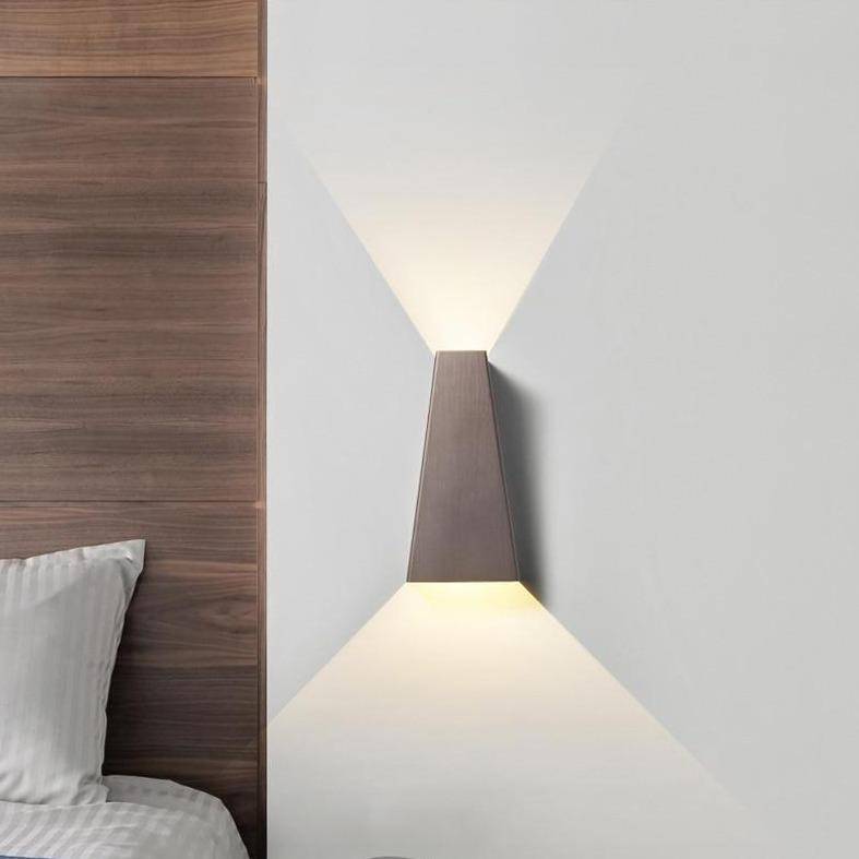 Applique murale design à LED en métal brossé style géométrique - vue 7 sur 18