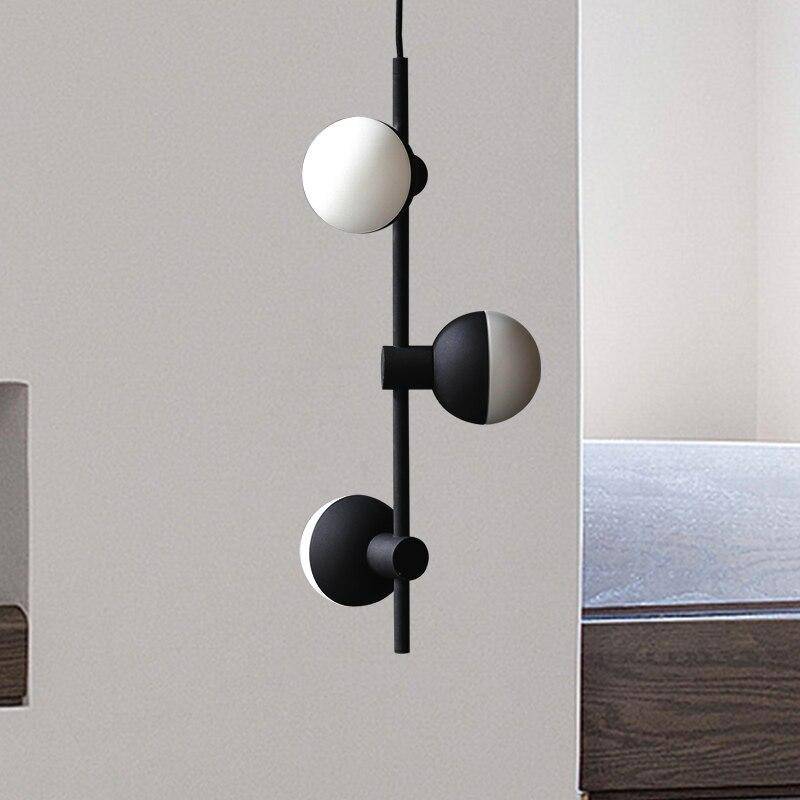Suspension moderne à LED en métal noir avec trois boules en verre Chandelier - vue 3 sur 5