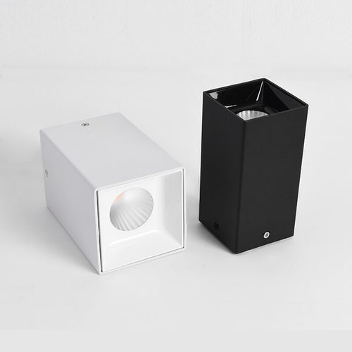 Spot moderne LED cubique et métallique Elma