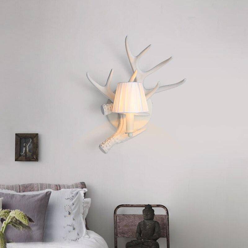 Applique murale rustique LED en bois blanc avec abat-jour vintage - vue 2 sur 7