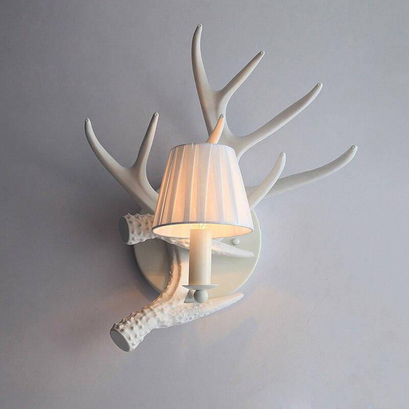 Applique murale rustique LED en bois blanc avec abat-jour vintage - vue 3 sur 7
