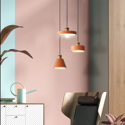 Suspension moderne LED en métal coloré Leesha - vue 4 sur 25