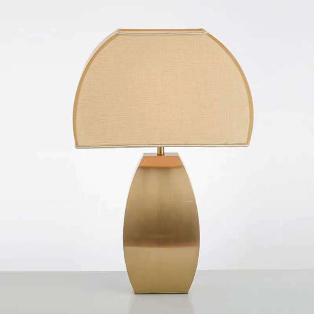 Lampe à poser moderne avec abat-jour dome Julieta