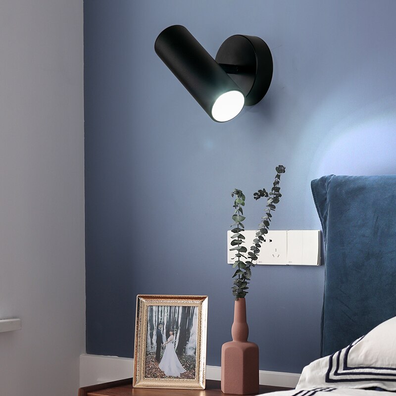 Applique murale moderne LED style spotlight en métal Ariadne